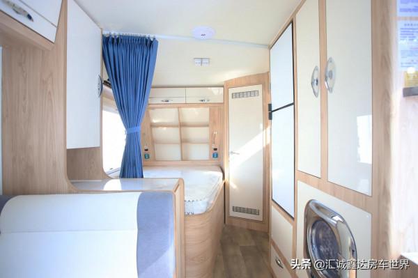 國產新型輕量化頂配拖掛房車!​長6.2米,變色龍車身配木質內飾 國產新型輕量化頂配拖掛房車!​長6.2米,變色龍車身配木質內飾