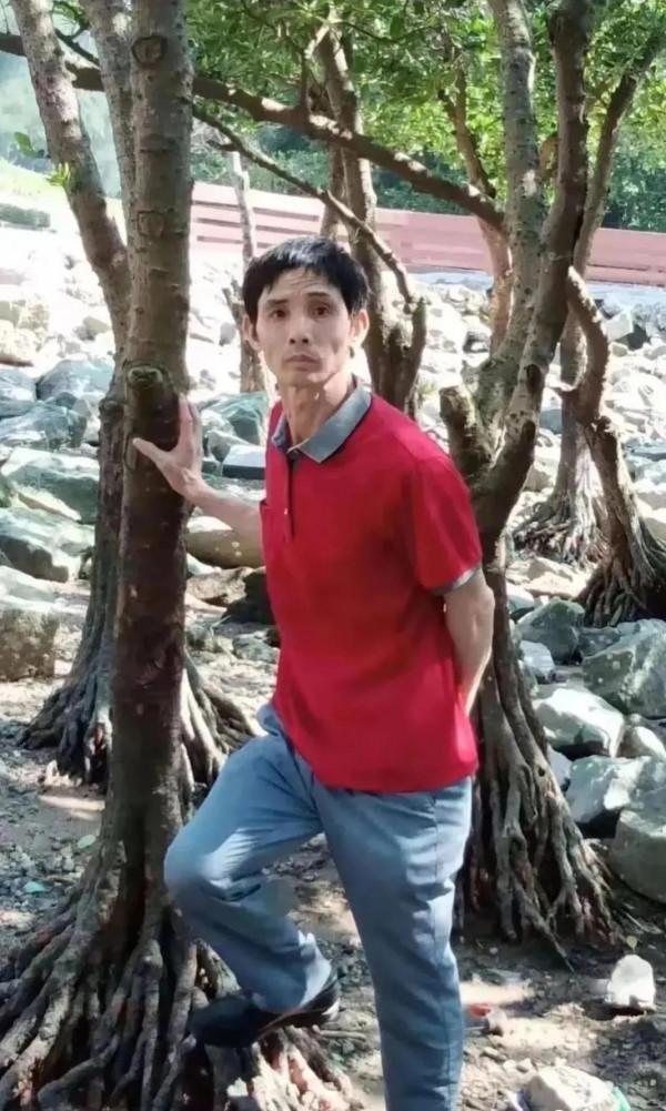 詩韻飛揚/龍定安 一組鷓鴣天綺詠 總為多情斷客腸，萬千愁字寄瀟湘