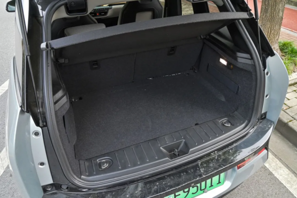 全碳纖“未來之車”，寶馬i3增程版亮點多多