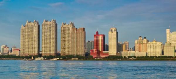 “終於等到老家降房價了，我卻猶豫了”