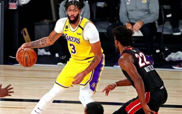 都是玻璃人？NBA前教練暗諷巴特勒和濃眉！前者經紀人暴怒回應