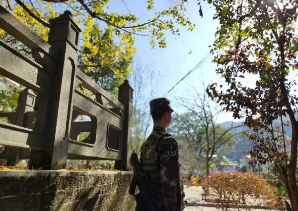 湖北&OpenCurlyDoubleQuote;超帥&rdquo;軍人！服役火箭軍，參加重大任務，還是名校學霸