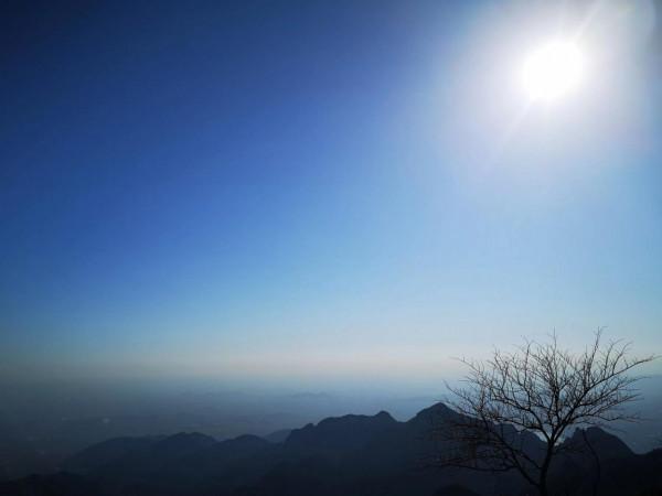 第一次感覺下山路望不到盡頭虐心的菩薩廟環穿 第一次感覺下山路望不到盡頭虐心的菩薩廟環穿