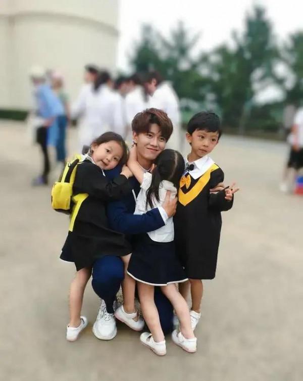 任嘉倫的妻子和兒子