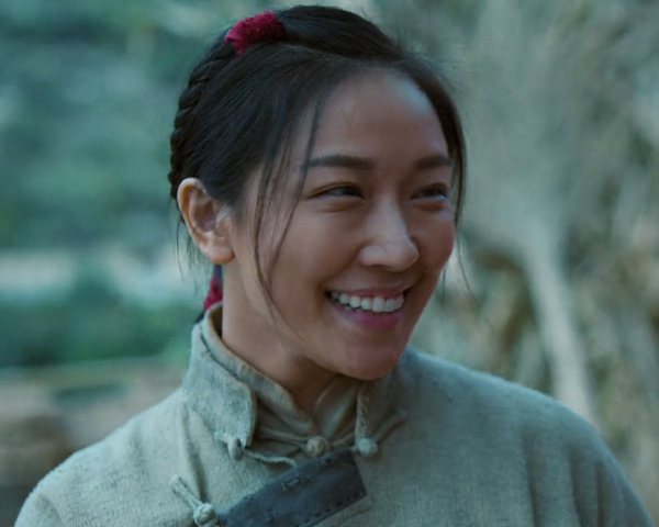 曾經跟胡歌搭檔，如今在《功勳》裡演村姑，菅紉姿也是個寶藏女孩