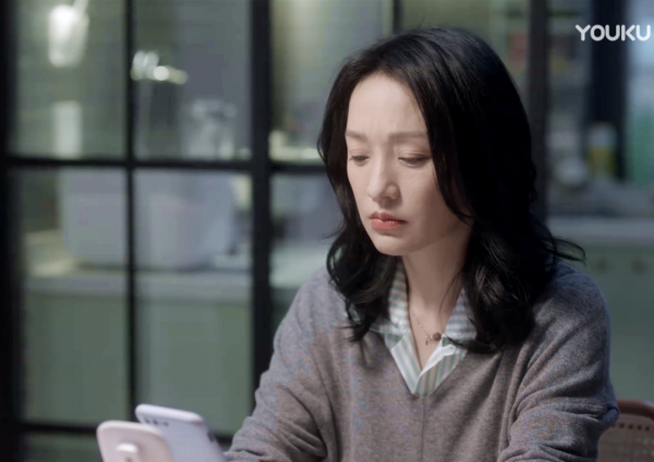 超全!我把周迅在《小敏家》裡的穿搭都扒出來了,還採訪了她的造型師 超全!我把周迅在《小敏家》裡的穿搭都扒出來了,還採訪了她的造型師