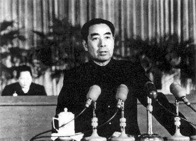 周總理宣佈新中國部長名單，沒有鄧穎超的名字，張治中：你不公平