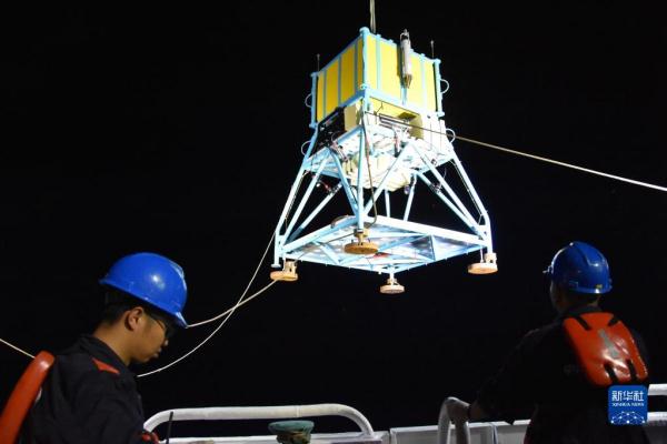 挺進萬米深藍，拓展深海科考——“奮鬥者”號“十四五”開局首潛航次取得新突破