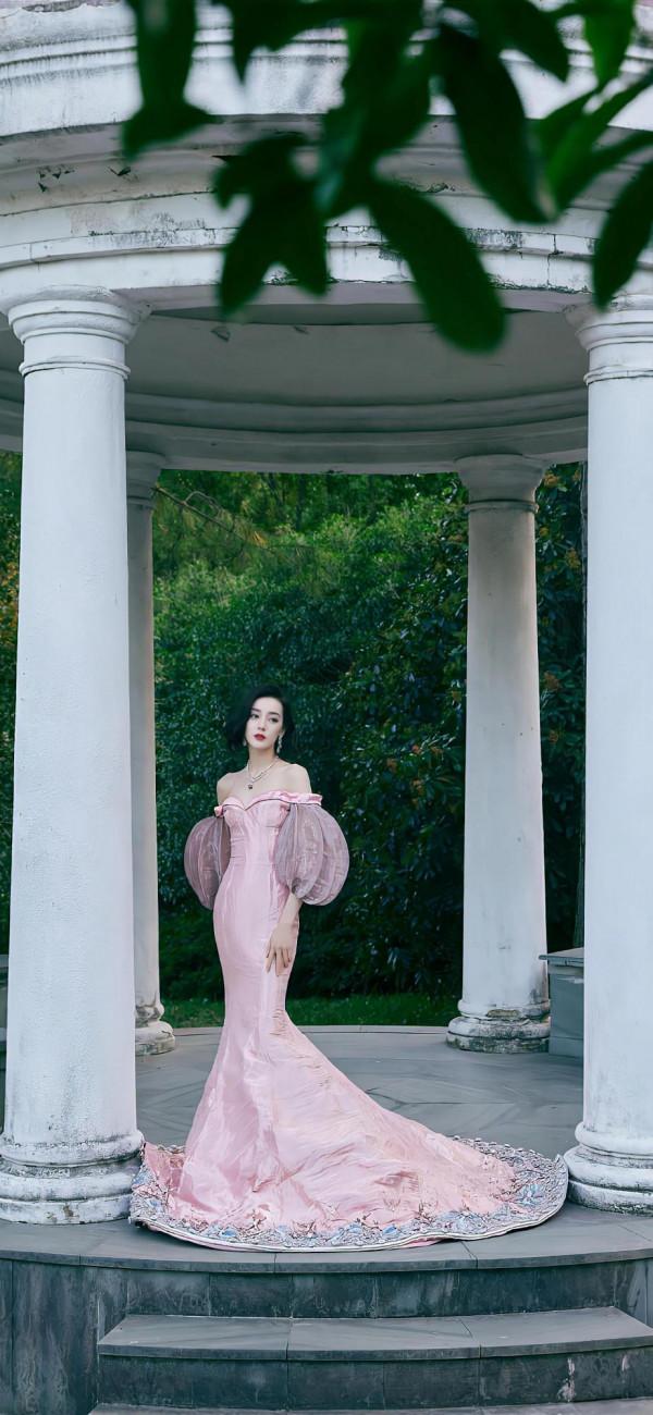 楊冪熱巴，免費4k極清大圖下載~~這用作桌布，怕不是放不下手機了