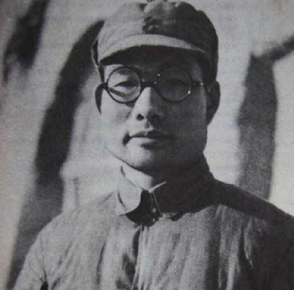 1954年毛主席宴請鄭洞國，鄭洞國遲到，毛主席：你的名字很響亮嘛