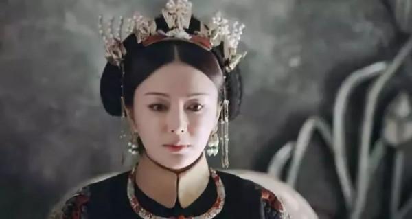 奶奶先嫁給乾隆，孫女後嫁給乾隆，奶奶榮寵一生，孫女孤獨一生