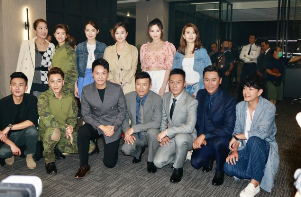 連追10集不過癮,10餘位港星攜手帶來一部質量大劇,自帶爽感超燃 連追10集不過癮,10餘位港星攜手帶來一部質量大劇,自帶爽感超燃