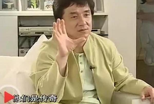 47年前，李小龍慘死在丁佩的床上，背後的原因不止猝死那麼簡單