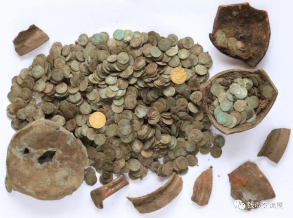 男子挖出7萬枚古錢幣，和政府談判9年，最終獲得3600萬獎勵