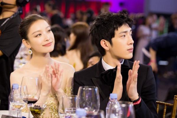 井柏然：出生28天被拋棄，靠奶奶撿垃圾長大，28年後父母來認親