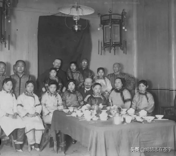 晚清老照片：長城人跡罕至，箭樓殘破不堪，雷峰塔搖搖欲墜