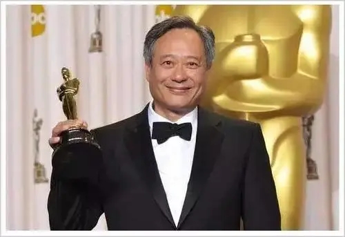 鞏俐拒絕頒獎，張藝謀缺席晚宴，第55屆金馬獎為何淪為了全國笑話