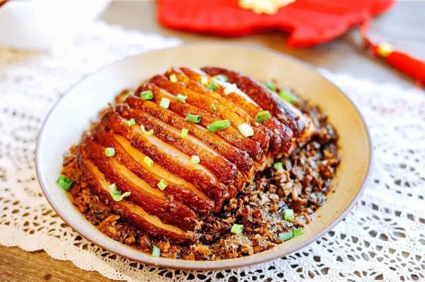 元旦家庭聚餐少不了這9道菜，寓意吉祥長長久久，做起來還簡單