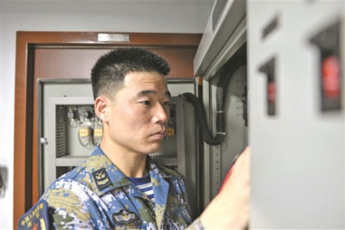 守護艦電“中樞大腦”劈波斬浪逐夢深藍
