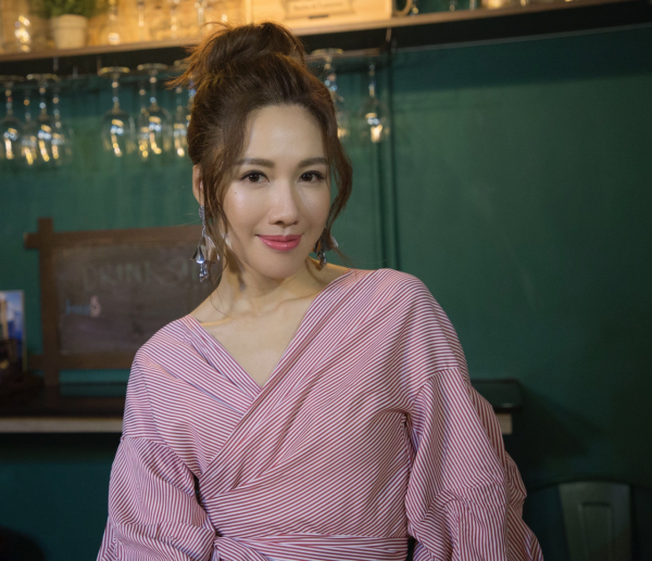 開民宿、辦潮牌、演高中生,大灣區姐姐,才是吃了防腐劑吧 開民宿、辦潮牌、演高中生,大灣區姐姐,才是吃了防腐劑吧