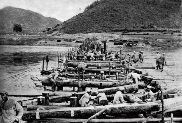 英雄無聲:他用身體做鋼軌螺絲,90分鐘扛著18列火車駛過 英雄無聲:他用身體做鋼軌螺絲,90分鐘扛著18列火車駛過