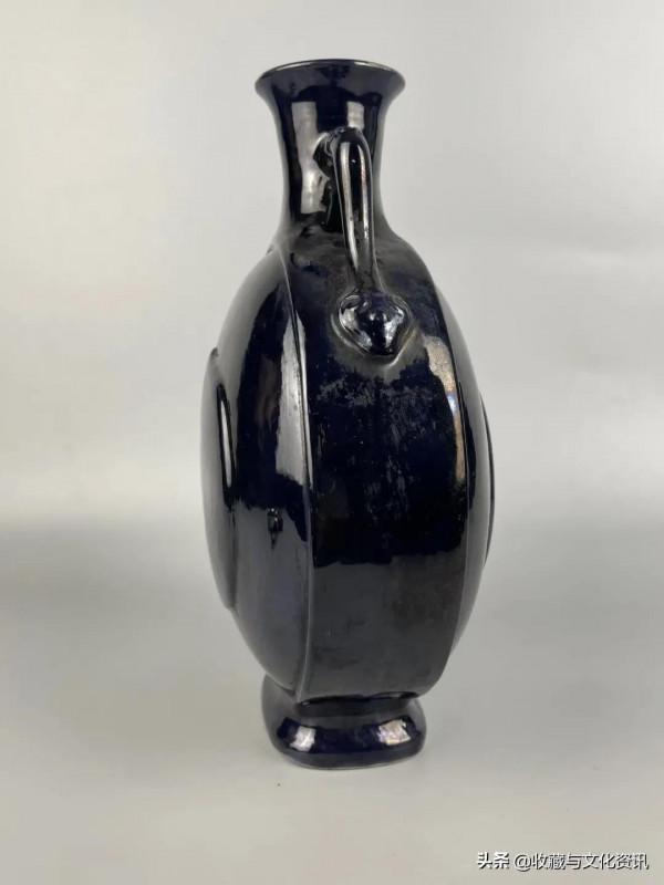 清晚期茄皮紫釉杏元抱月瓶鑑賞