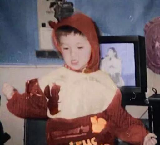 明星的小時候,趙露思完全就是迷你版,黃曉明真的不是哈利波特? 明星的小時候,趙露思完全就是迷你版,黃曉明真的不是哈利波特?