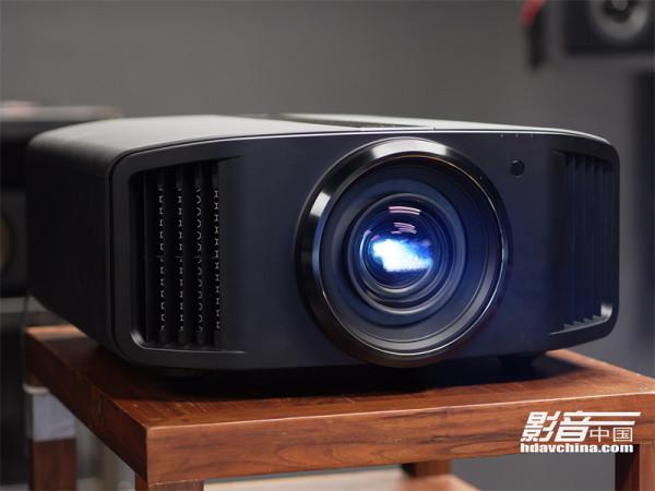 「鑑賞」JVC DLA-N118、OS BU301：8K/60Hz HDR 10+家用投影王者組合
