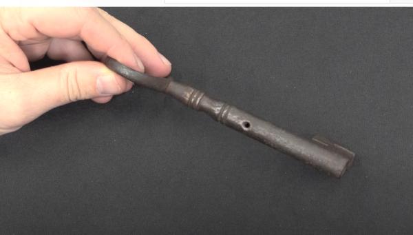 監獄裡的鑰匙槍：為了防止犯人越獄，這些獄卒的鑰匙可以當槍用