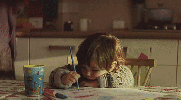 ​孩子手臂發現這種“畫”，可能暗含“偽自虐”心理，家長要警惕