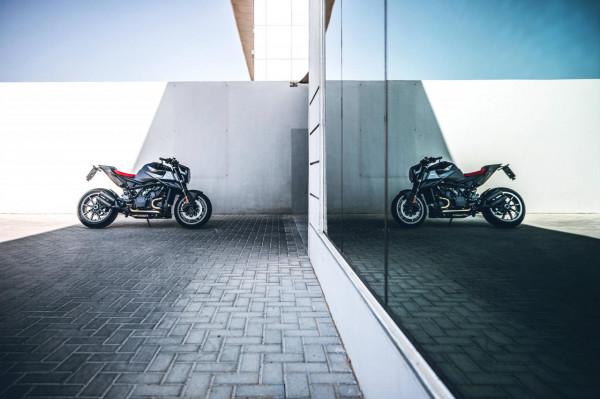 KTM - Brabus 博速 1300 R 戶外特寫