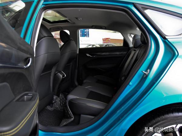 自動擋故障率低還便宜,大空間三廂6.1L低油耗轎車,實拍繽瑞 自動擋故障率低還便宜,大空間三廂6.1L低油耗轎車,實拍繽瑞