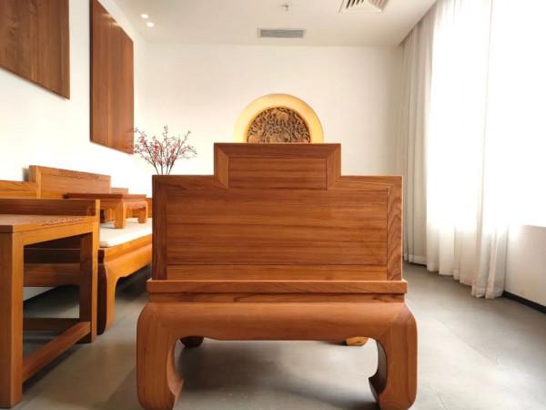 傢俱中的束腰美人