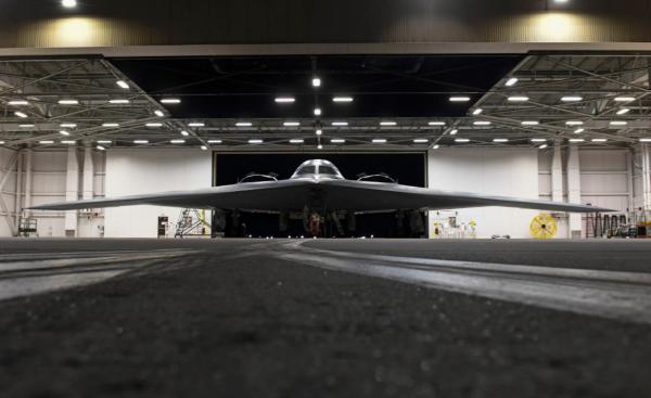 全球最貴飛行器衝出跑道!機翼和地面劇烈摩擦,現場人員嚴陣以待 全球最貴飛行器衝出跑道!機翼和地面劇烈摩擦,現場人員嚴陣以待