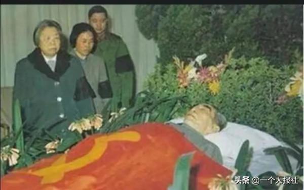 45年了，又想起&OpenCurlyDoubleQuote;十里長街送總理&rdquo;