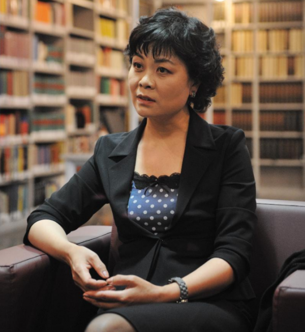 中國作協主席鐵凝，54歲等來真愛：我寧願沒有，也不要湊合的婚姻