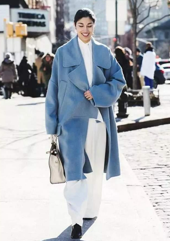 秋冬穿搭拒絕沉悶！放棄黑白灰選擇暖色打造時尚，這些技巧超實用