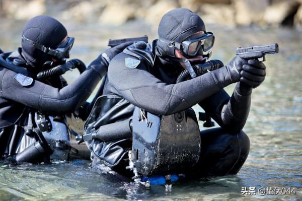 黑山TM9手槍 黑山軍隊制式武器
