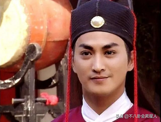 走穴撈金、購百萬豪宅、領退休金,老年港星過上頂級內地生活 走穴撈金、購百萬豪宅、領退休金,老年港星過上頂級內地生活