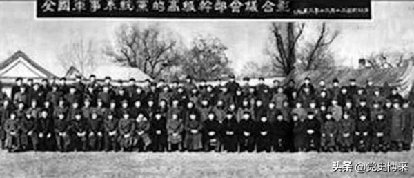 建國初期,林彪接替周恩來主持軍委工作,建議抽調大批幹部輪流入學,得到毛澤東的肯定和批准 建國初期,林彪接替周恩來主持軍委工作,建議抽調大批幹部輪流入學,得到毛澤東的肯定和批准