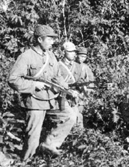 抗日老兵隱居65年,因國軍身份遭嘲笑,市領導登門道歉:您是英雄 抗日老兵隱居65年,因國軍身份遭嘲笑,市領導登門道歉:您是英雄