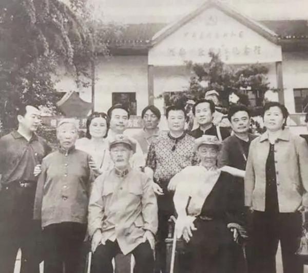 1987年,一位老紅軍去世前對自己的子女說:一定要找到失散的親人 1987年,一位老紅軍去世前對自己的子女說:一定要找到失散的親人