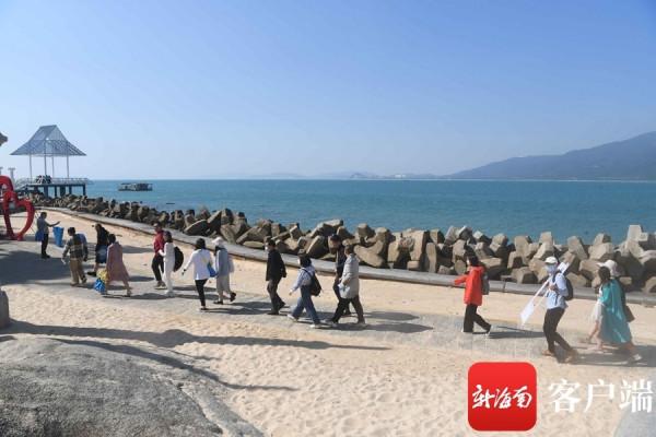 海南網媒行丨一界兩片天 網媒記者走進海南分界洲島 體驗“心靈分界線”魅力 感受海上速度與激情 海南網媒行丨一界兩片天 網媒記者走進海南分界洲島 體驗“心靈分界線”魅力 感受海上速度與激情
