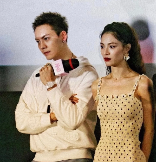 情侶頭像 l 和你的cp掛組情頭吧