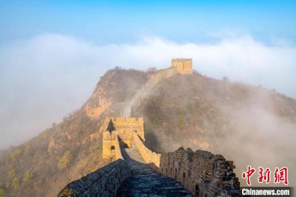 金山嶺長城現雲海奇觀