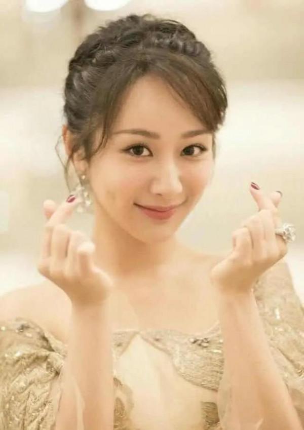 寶藏女孩楊紫美圖｜倪萍：《女心理師》楊紫是個很有魅力的演員