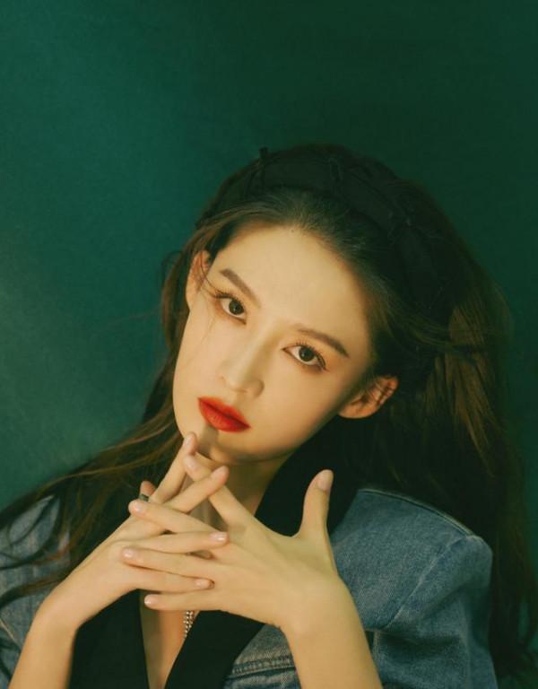 李沁好懂“抓住直男的心”,穿牛仔短裙錄戀愛綜藝,配過膝靴真颯 李沁好懂“抓住直男的心”,穿牛仔短裙錄戀愛綜藝,配過膝靴真颯