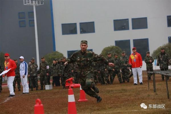 看！“東風快遞員”為火箭“注燃”