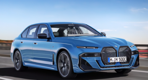 四大轎車“年度銷冠”鎖定：凱美瑞或取代雅閣，寶馬5系稱王！