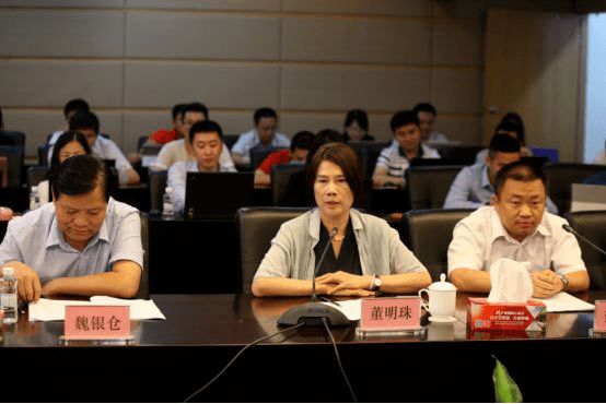 董明珠曾看走眼,被魏銀倉騙走26億,接手爛攤子如今成世界500強 董明珠曾看走眼,被魏銀倉騙走26億,接手爛攤子如今成世界500強